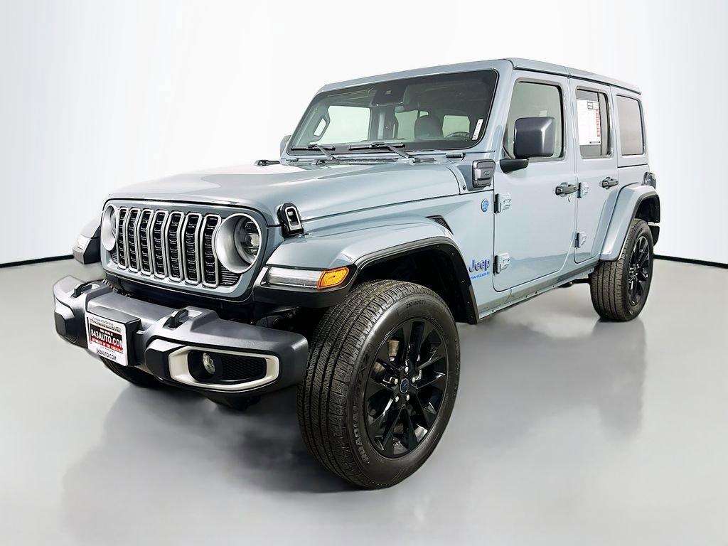 Used 2025 Jeep Wrangler Unlimited Sahara w/ Safety Group image 3