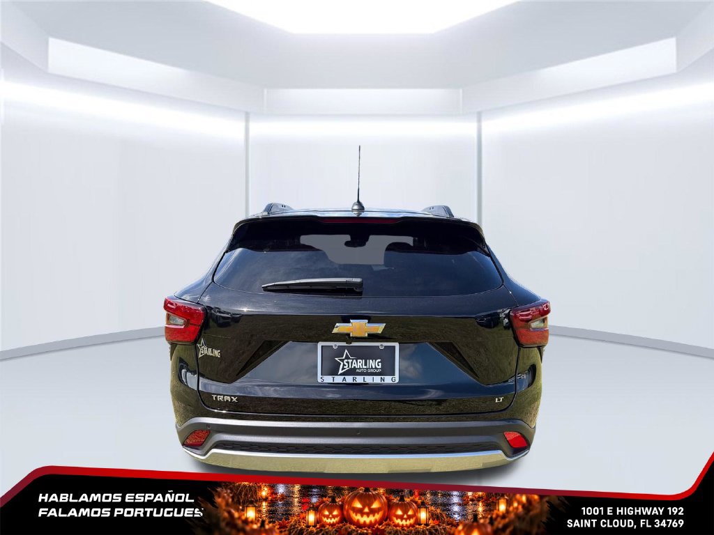 Used 2025 Chevrolet Trax LT w/ Driver Confidence Package FWD image 4