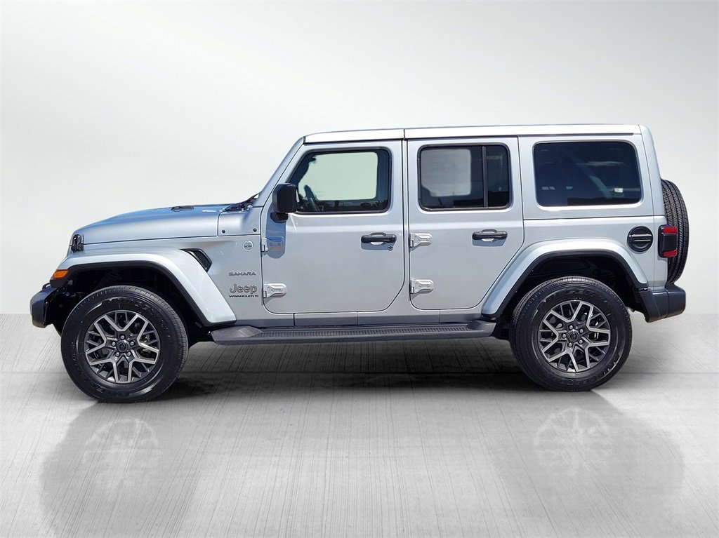 Used 2024 Jeep Wrangler Sahara image 7