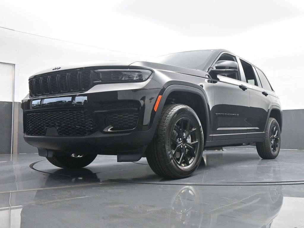 New 2025 Jeep Grand Cherokee Altitude image 48