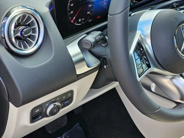 New 2026 Mercedes-Benz GLB 250 4MATIC image 15
