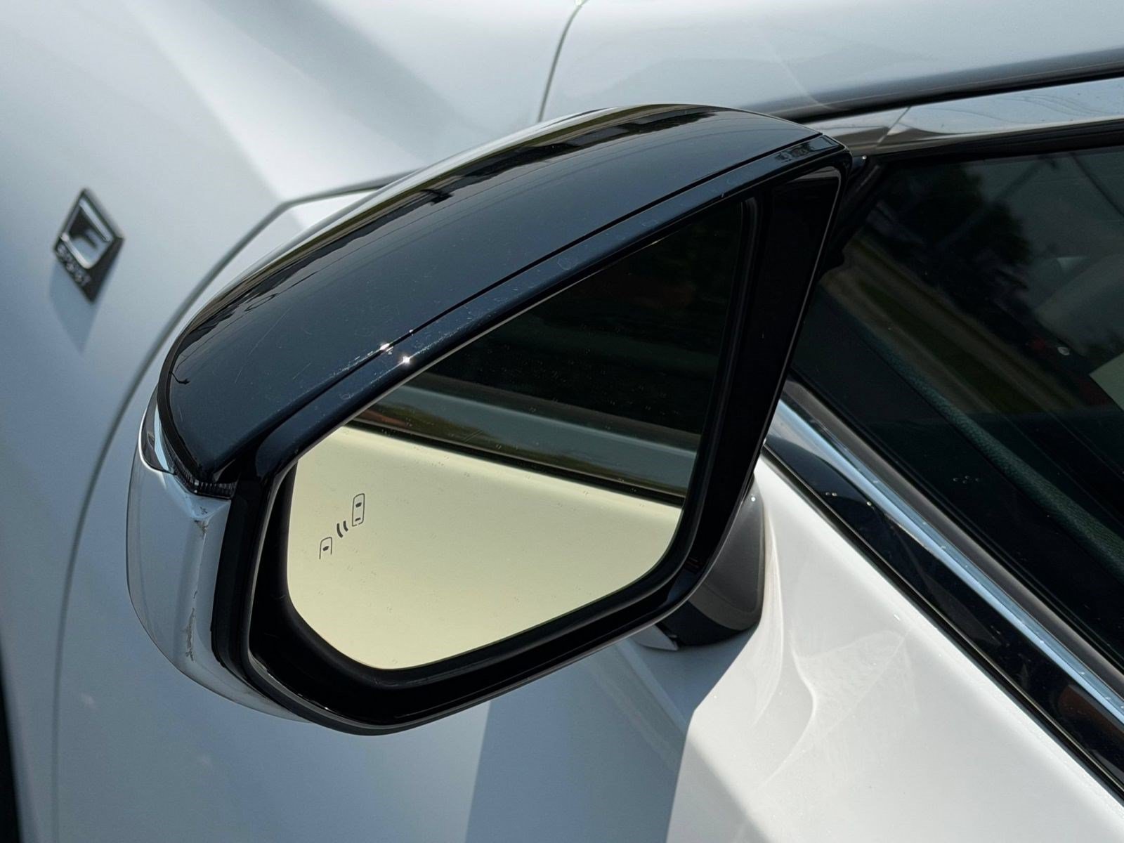 Certified 2022 Lexus ES 350 F Sport w/ Accessory Package FWD image 38