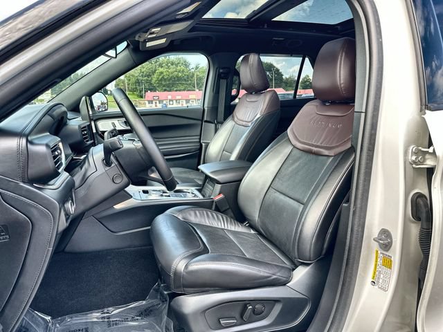 Used 2024 Ford Explorer Platinum w/ Technology Package AWD/4WD image 15