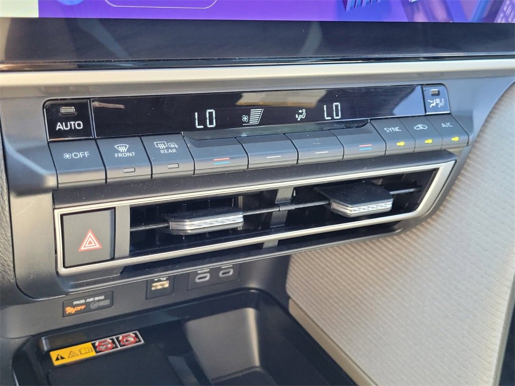 Certified 2025 Toyota Camry SE image 21