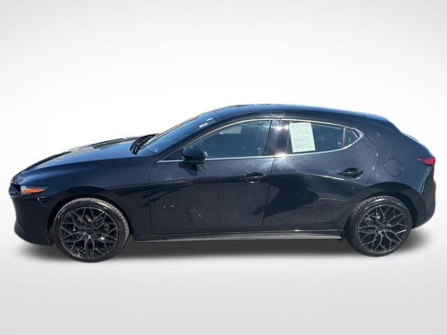 Used 2020 MAZDA MAZDA3 Premium image 2