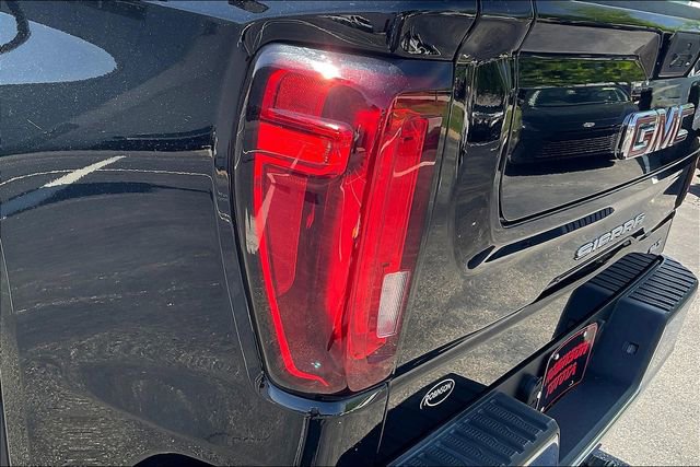 Used 2021 GMC Sierra 1500 SLT AWD/4WD image 29