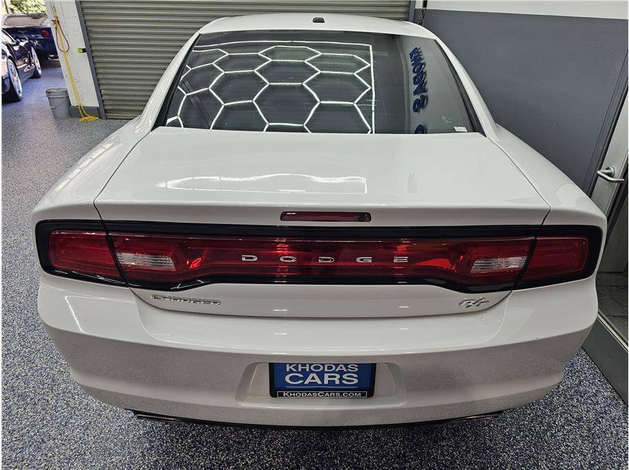 Used 2014 Dodge Charger R/T RWD image 4