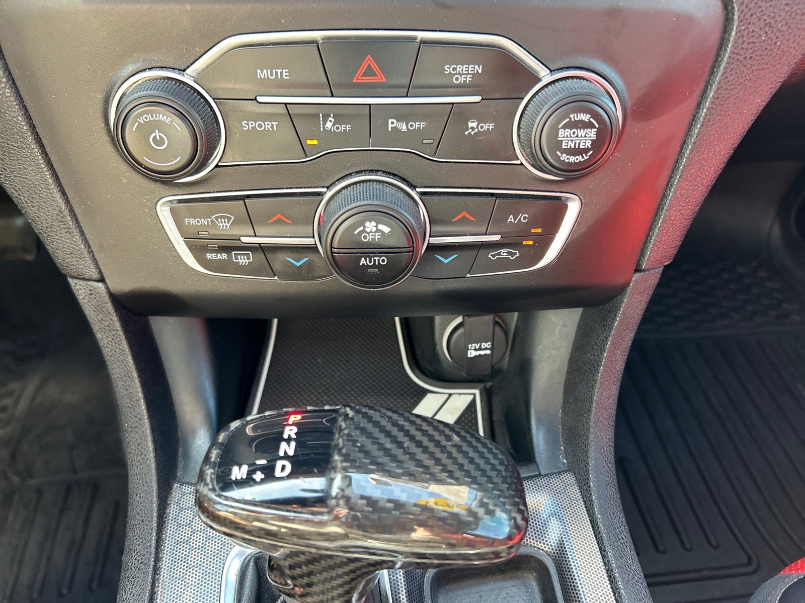 Used 2017 Dodge Charger R/T w/ Premium Group image 28