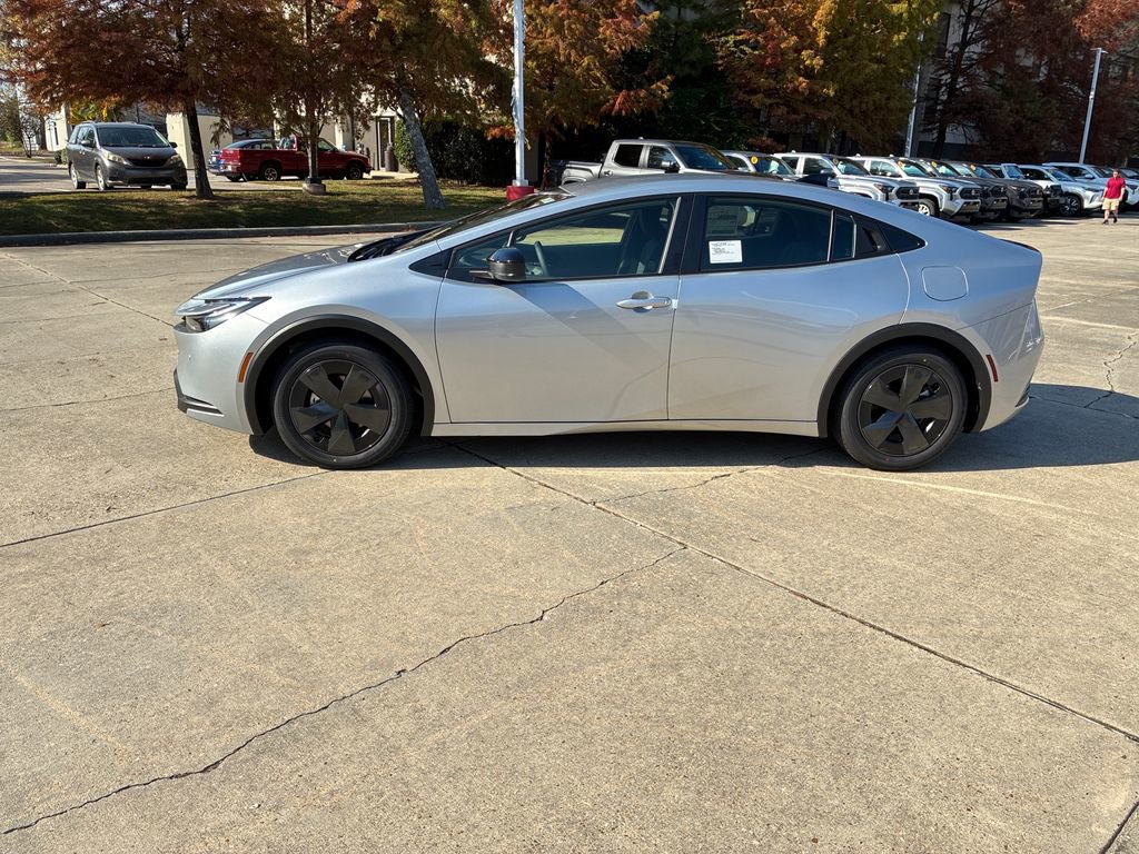 New 2026 Toyota Prius LE image 2