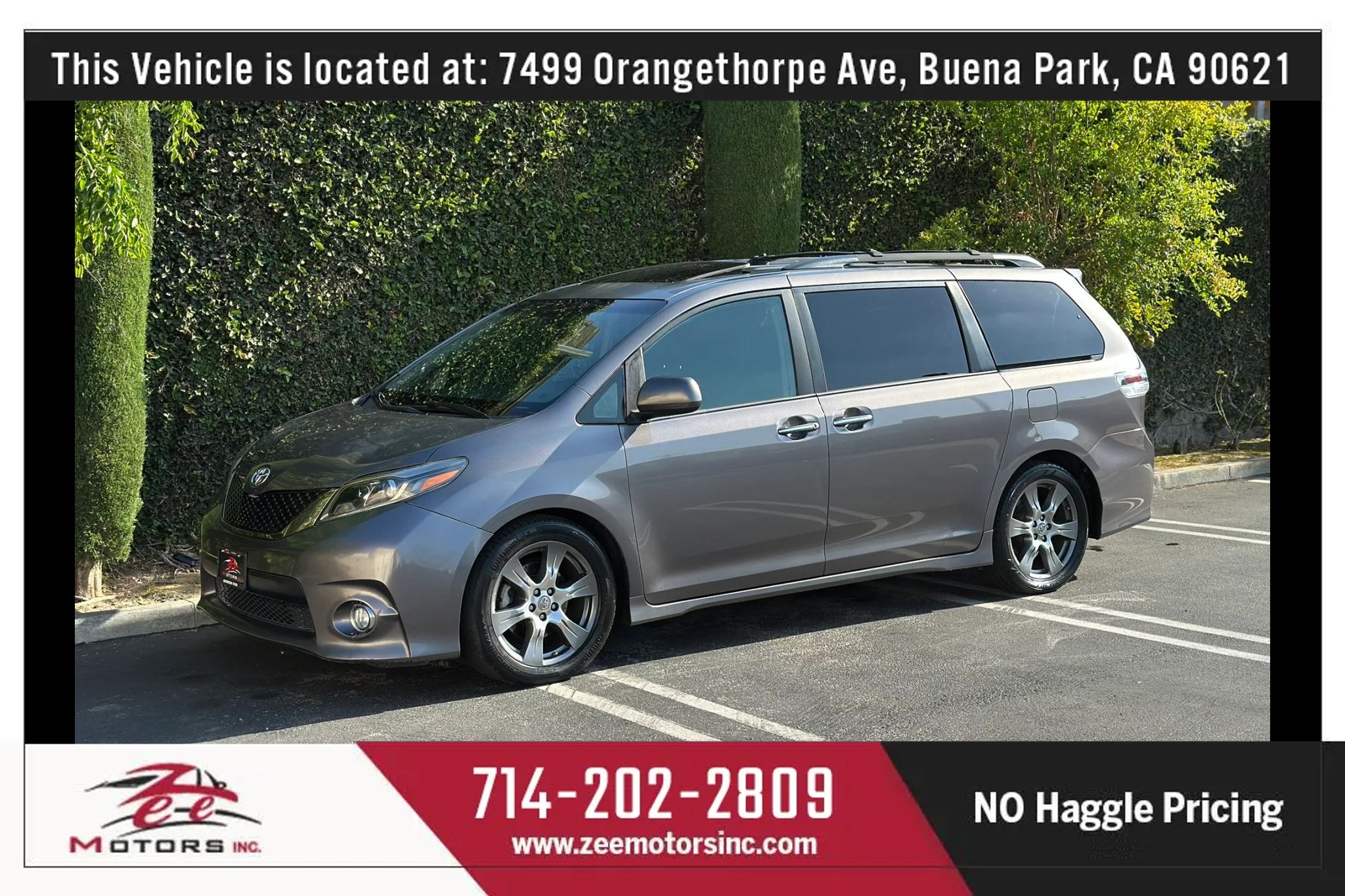Used 2017 Toyota Sienna SE Premium w/ Cargo Management Package FWD image 12