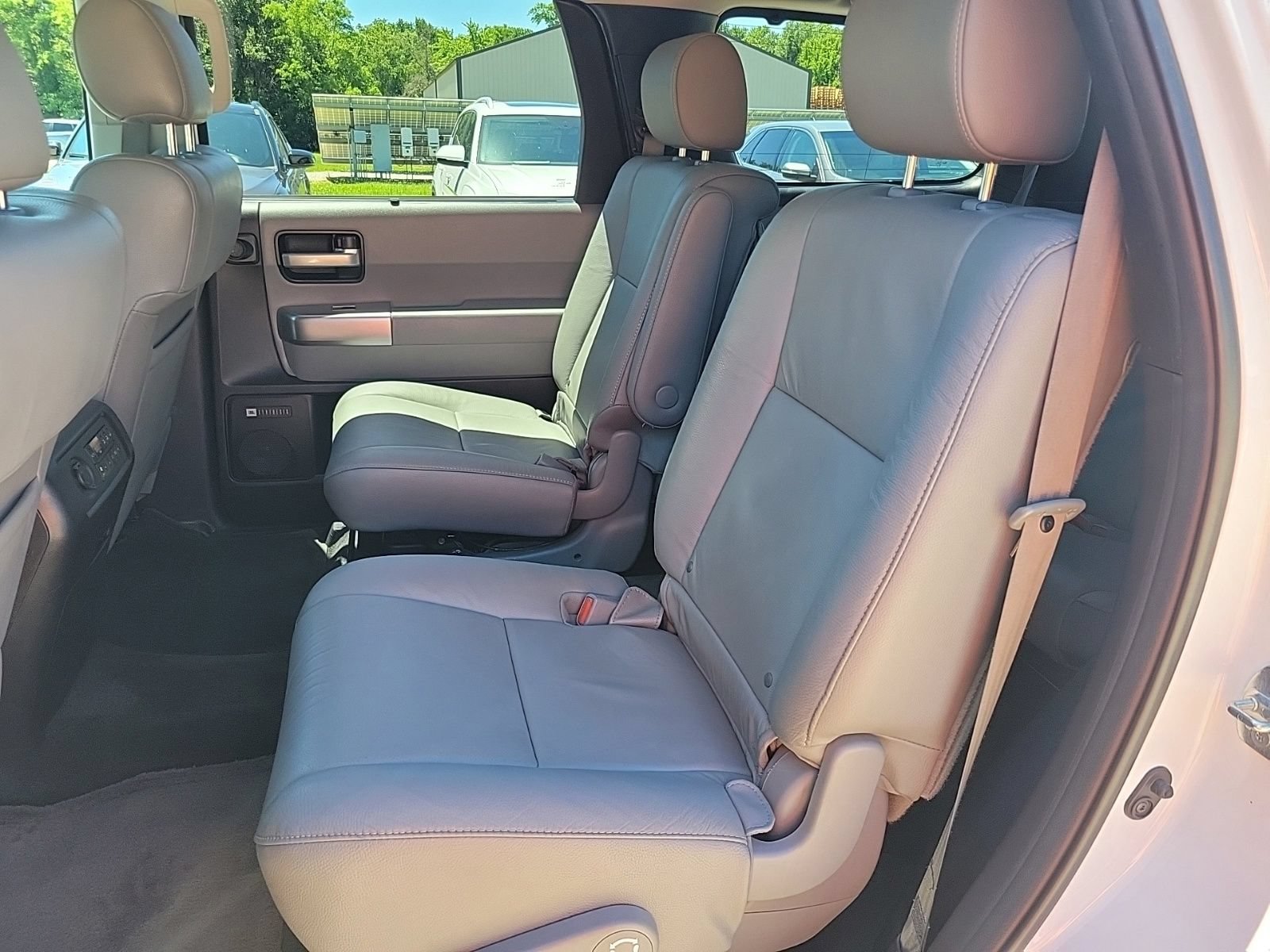 Used 2018 Toyota Sequoia Limited w/ Safety & Convenience Package AWD/4WD image 16