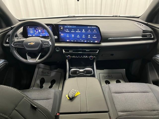 Used 2025 Chevrolet Traverse LT w/ Sun and Wheel Package image 5