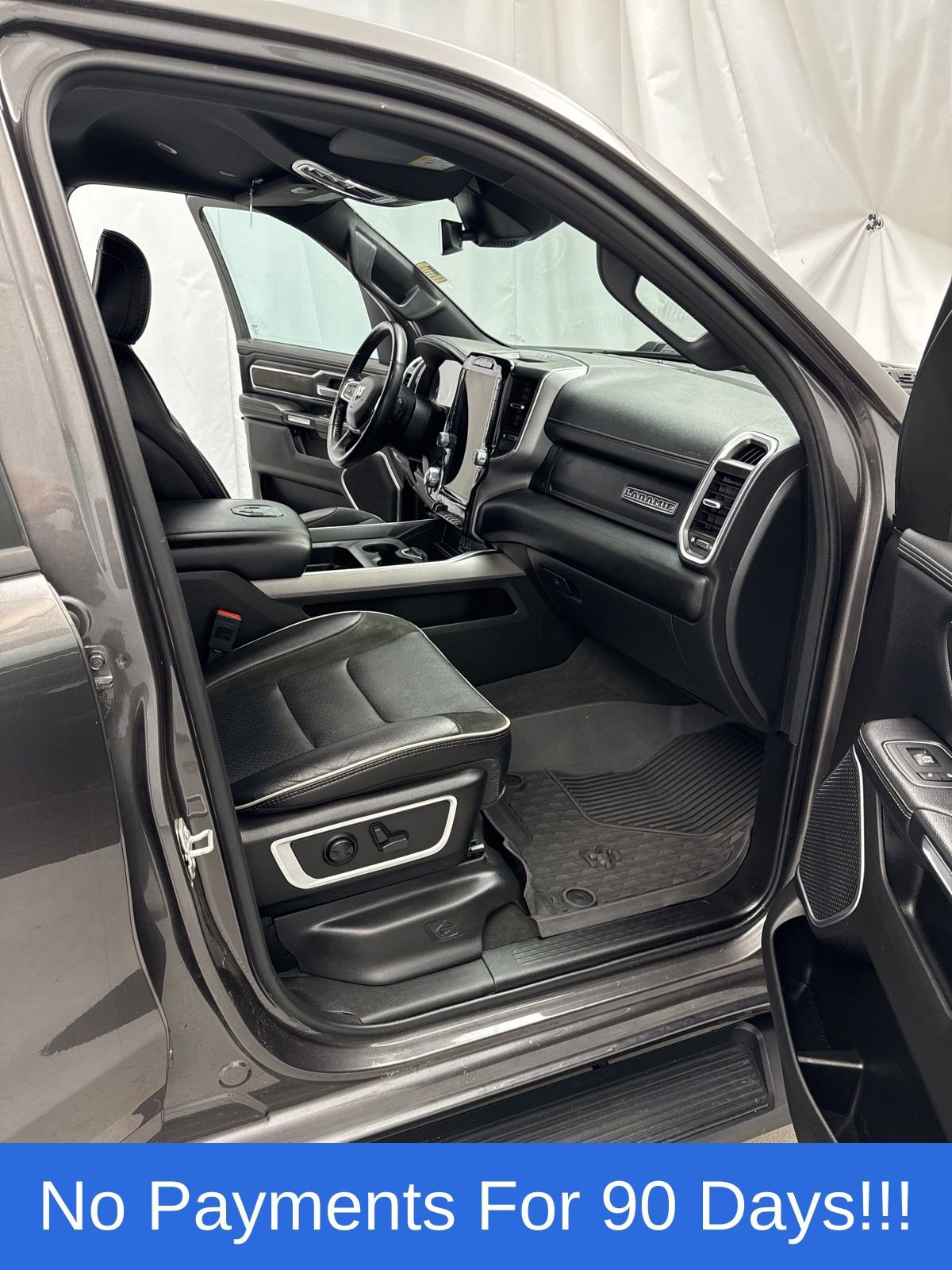 Used 2023 RAM 1500 Laramie AWD/4WD image 33
