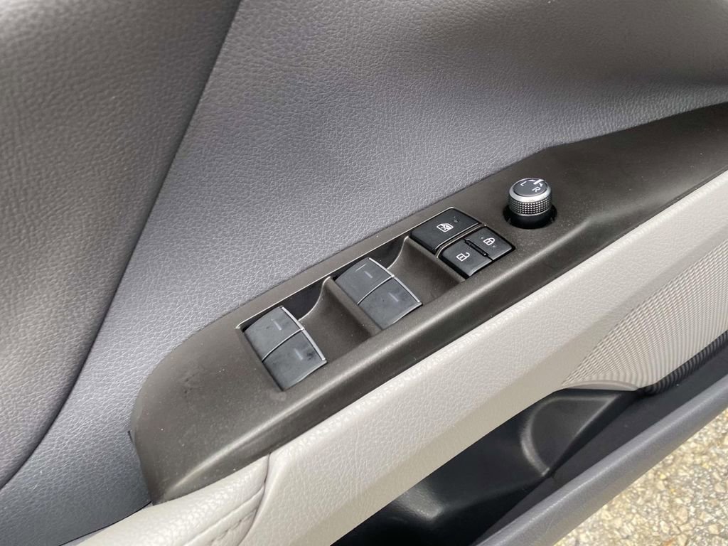 Used 2024 Toyota Camry XLE FWD image 22