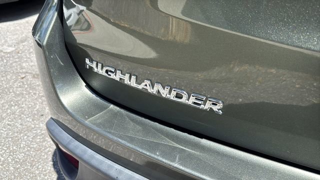 Used 2017 Toyota Highlander LE FWD image 7