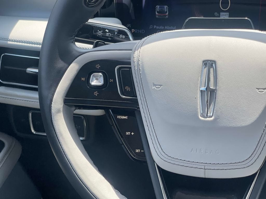 Used 2025 Lincoln Aviator Reserve w/ Equipment Group 201A AWD/4WD image 13