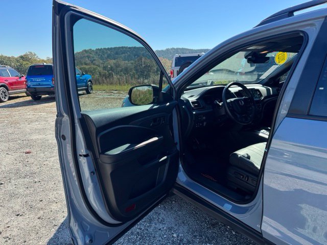 Used 2023 Honda Passport TrailSport image 12