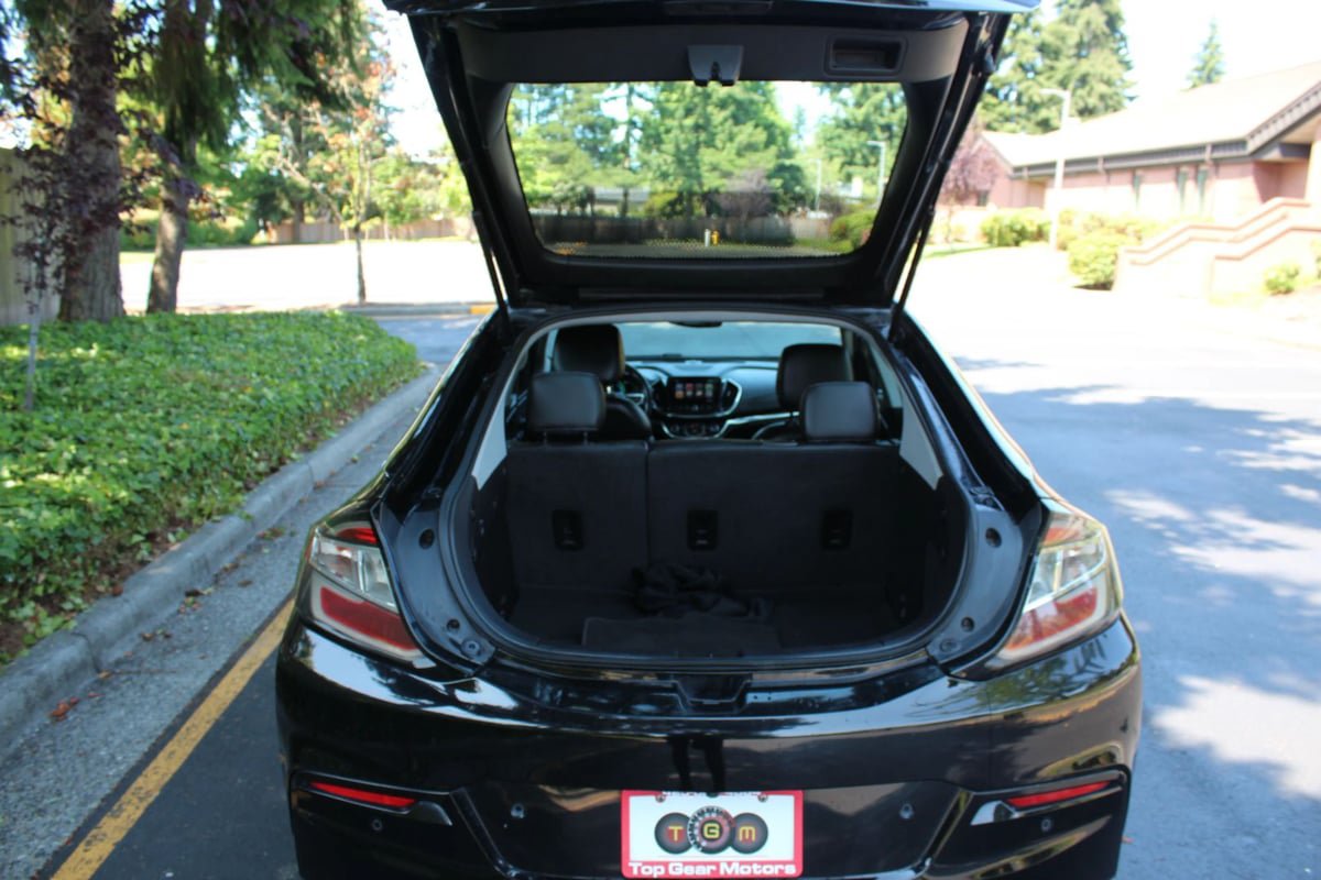 Used 2017 Chevrolet Volt Premier FWD image 24