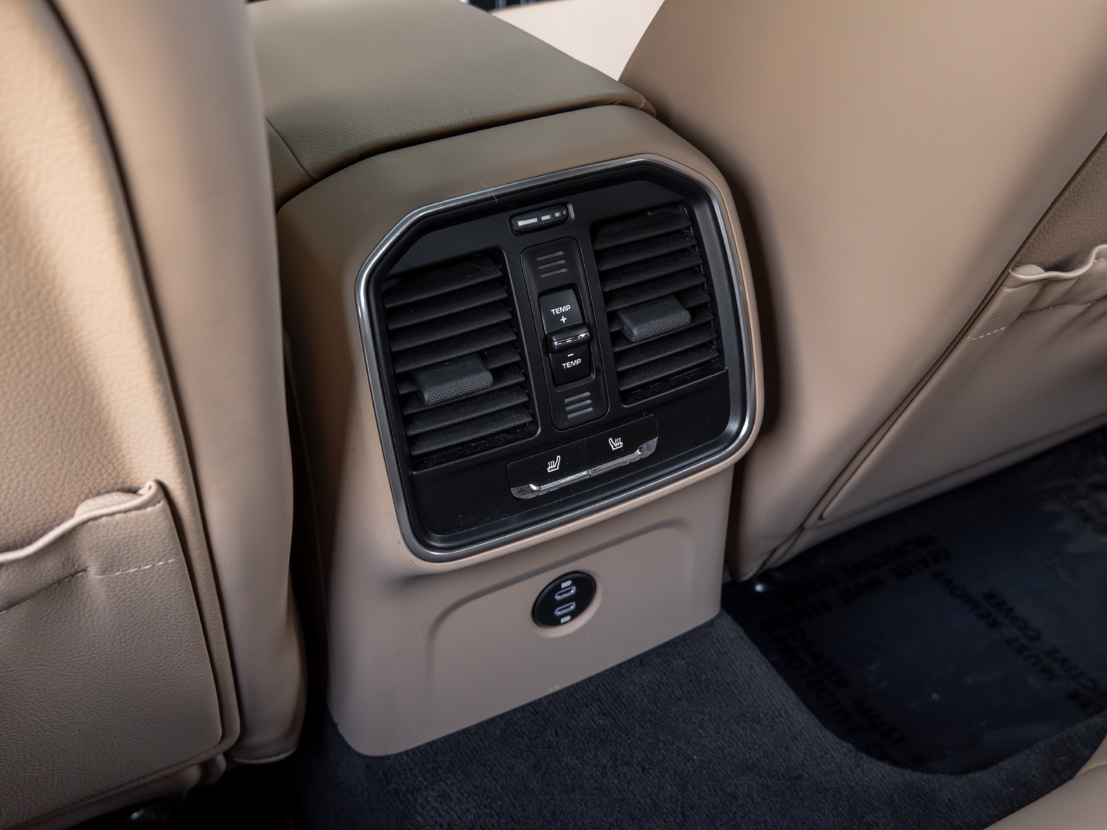 Certified 2023 Porsche Macan AWD/4WD image 43