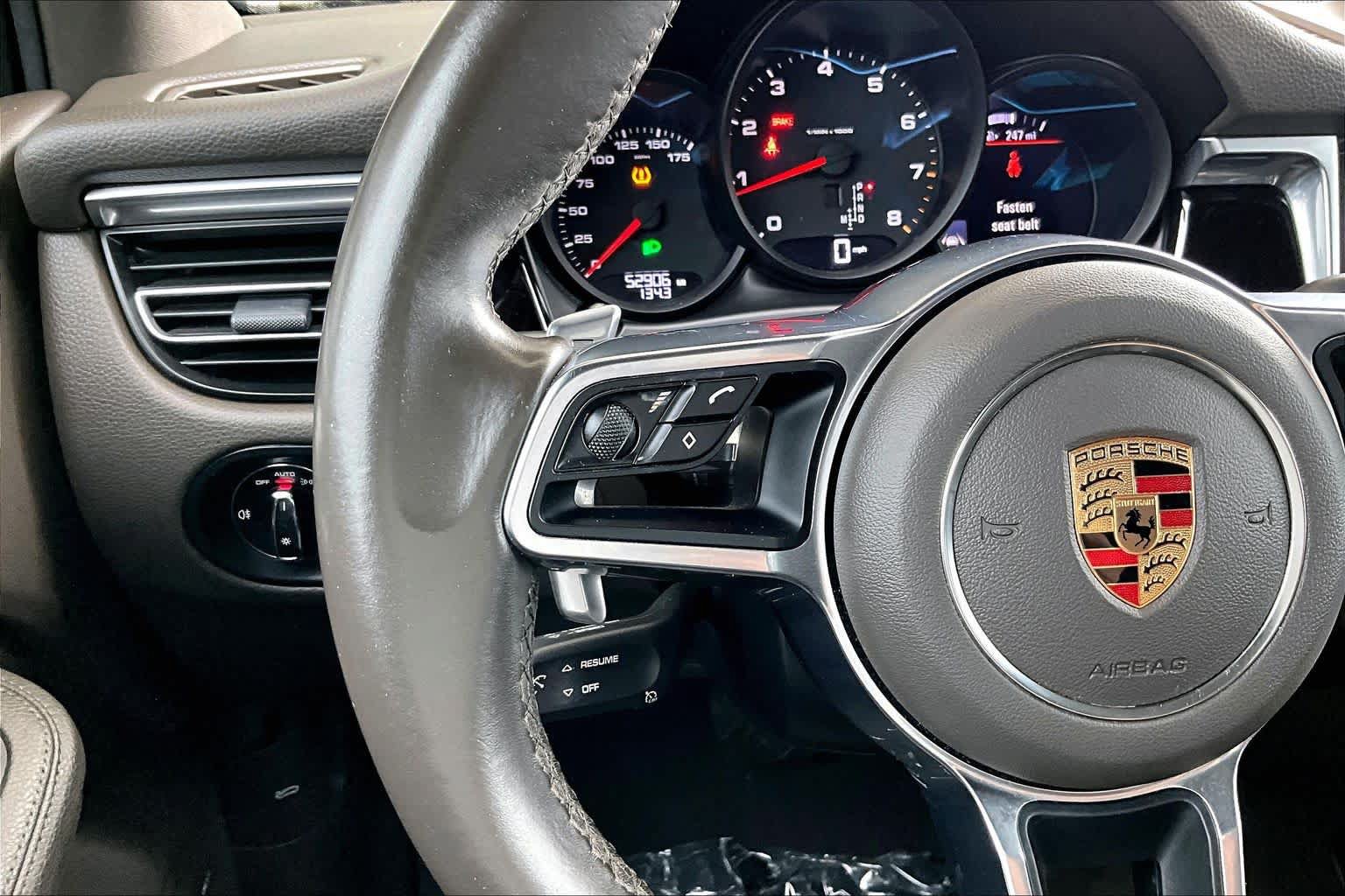 Used 2019 Porsche Macan AWD/4WD image 21