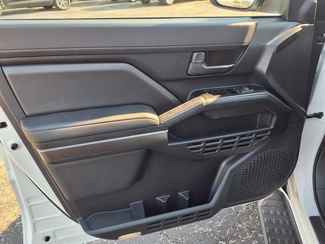 Used 2025 Toyota 4Runner SR5 AWD/4WD image 20