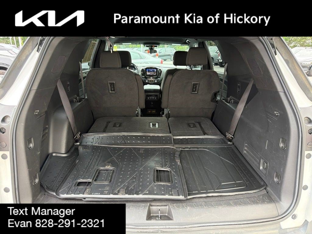 Used 2023 Chevrolet Traverse LT AWD/4WD image 13