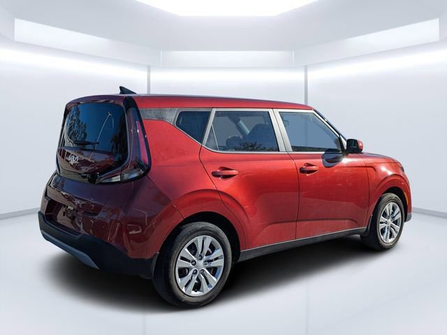 Used 2023 Kia Soul LX FWD image 3