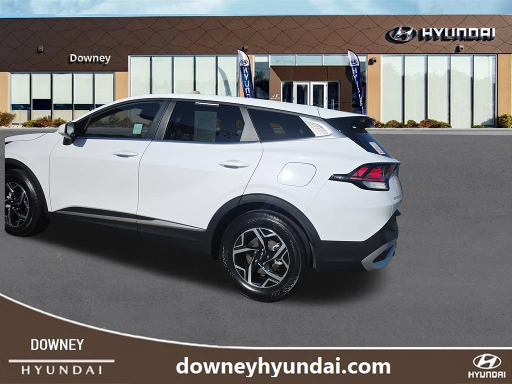 Used 2025 Kia Sportage LX FWD image 3
