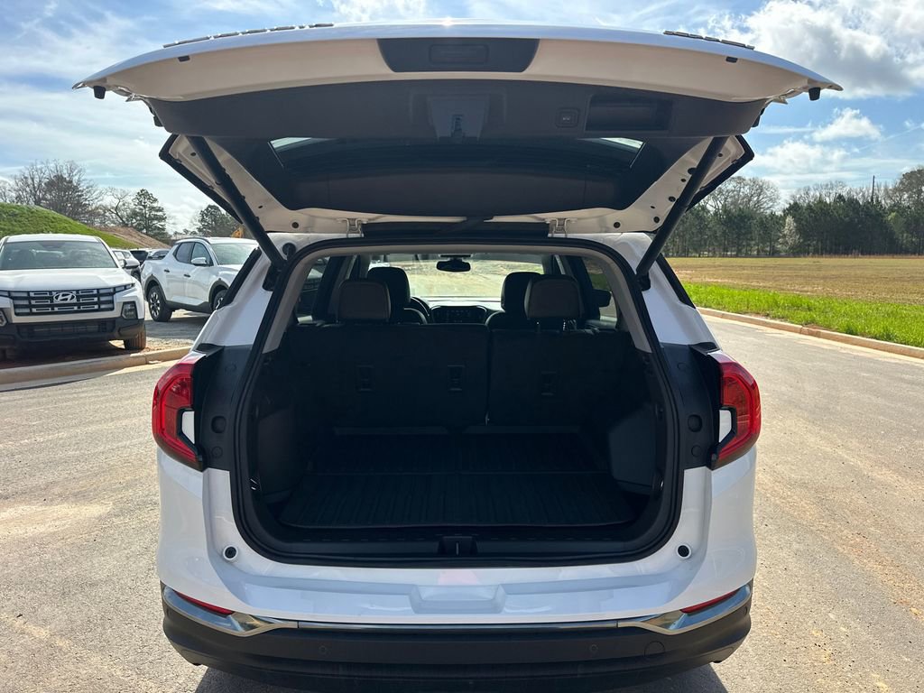 Used 2024 GMC Terrain AT4 w/ Infotainment Package II image 18