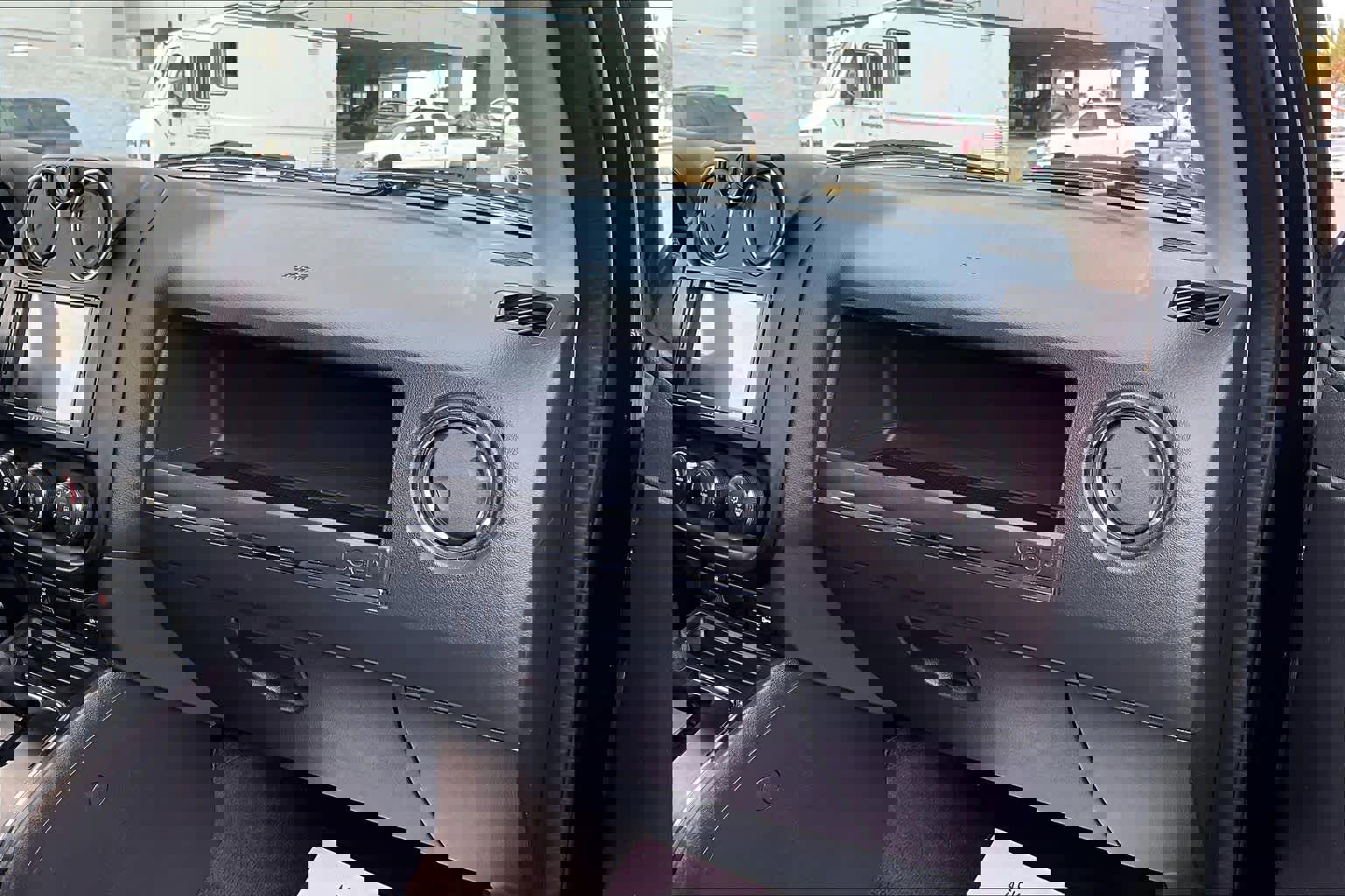 Used 2015 Jeep Patriot Sport w/ Power Value Group image 18