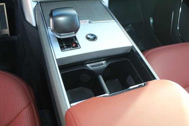 New 2026 Land Rover Range Rover SV image 15