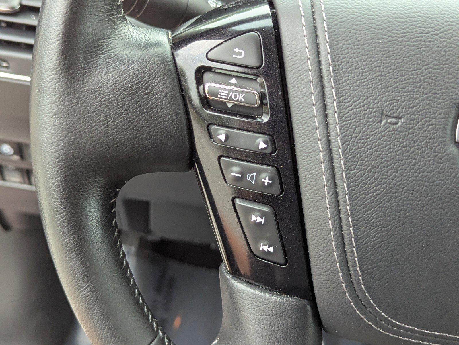 Used 2024 Nissan Armada Platinum w/ Cargo Package AWD/4WD image 39
