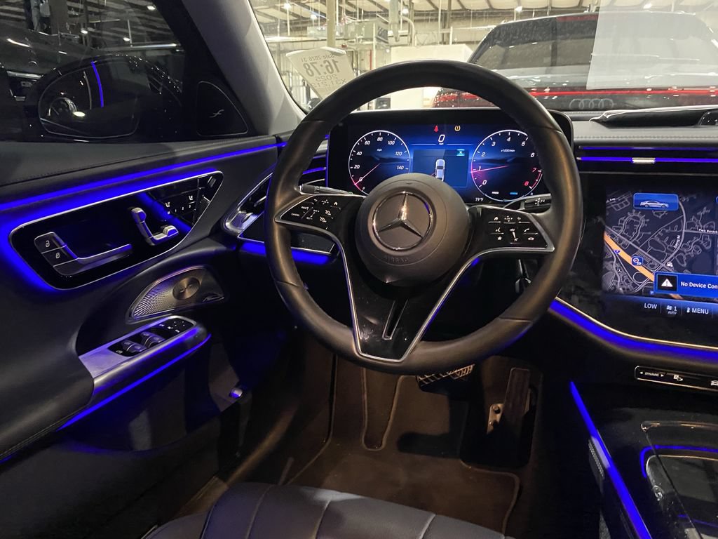 Used 2025 Mercedes-Benz E 350 4MATIC Sedan w/ MBUS Superscreen Package image 3