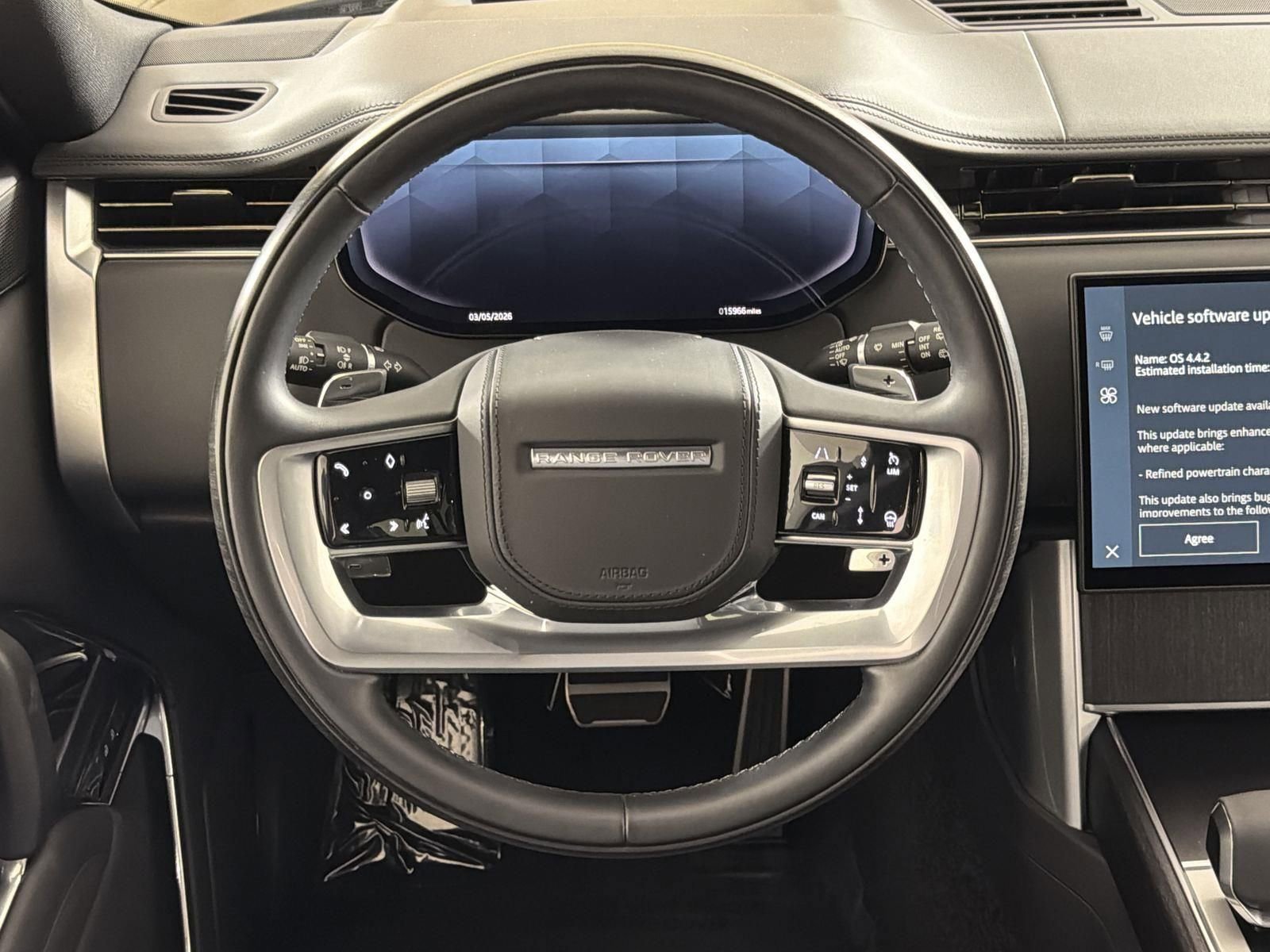 Certified 2025 Land Rover Range Rover SE image 9