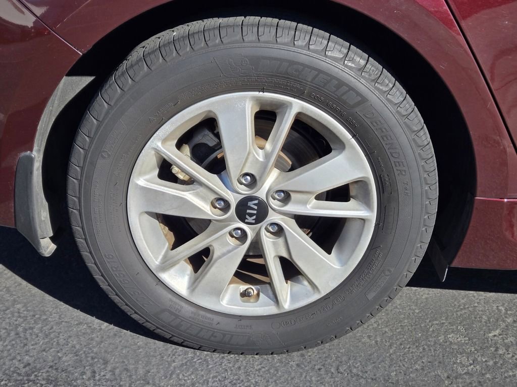 Used 2018 Kia Optima LX w/ Convenience Package image 3