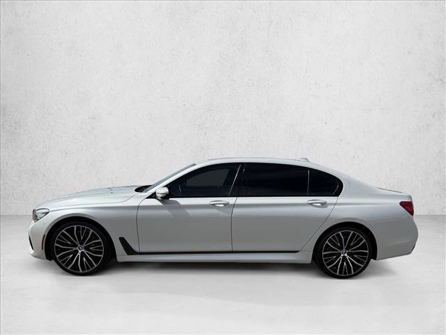 Used 2019 BMW 740i w/ M Sport Package RWD image 9