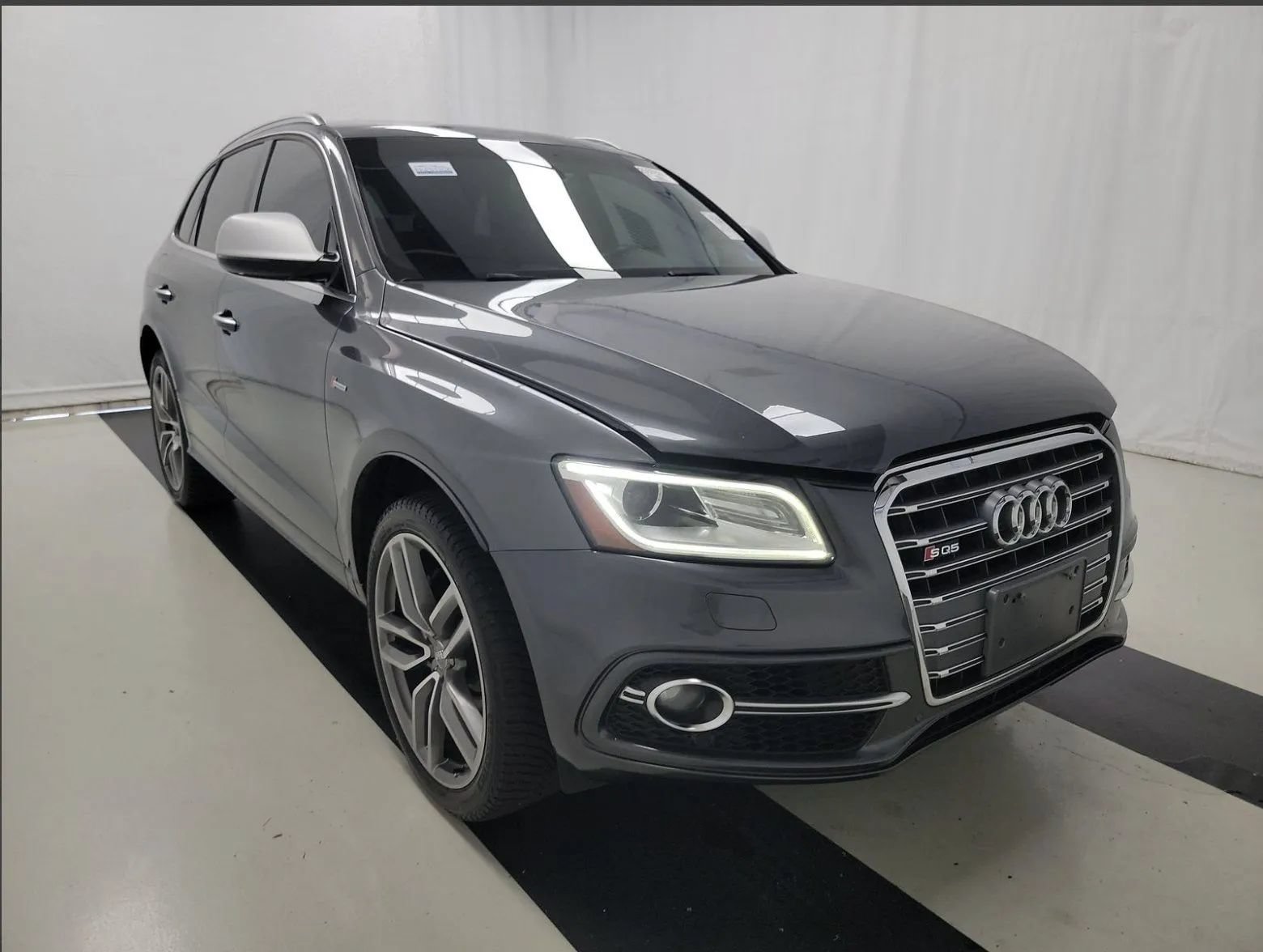 Used 2016 Audi SQ5 Premium Plus w/ Technology Package AWD/4WD image 5