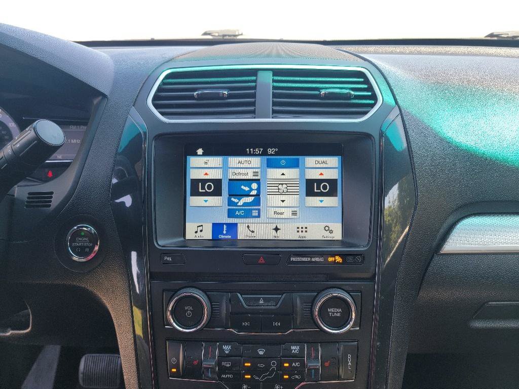 Used 2017 Ford Explorer XLT w/ Equipment Group 202A FWD image 21