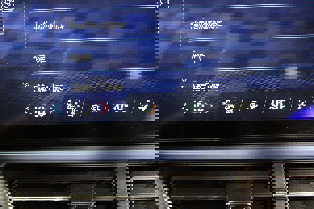 Used 2024 Chevrolet Equinox EV LT image 22