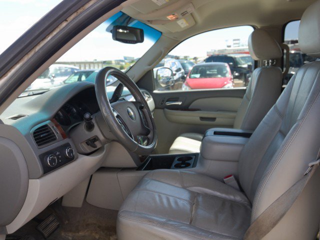 Used 2009 Chevrolet Suburban LT w/ Luxury Package AWD/4WD image 15