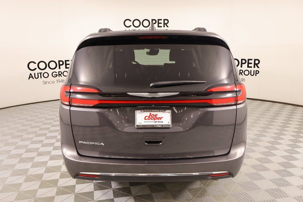 Used 2022 Chrysler Pacifica Touring-L image 21