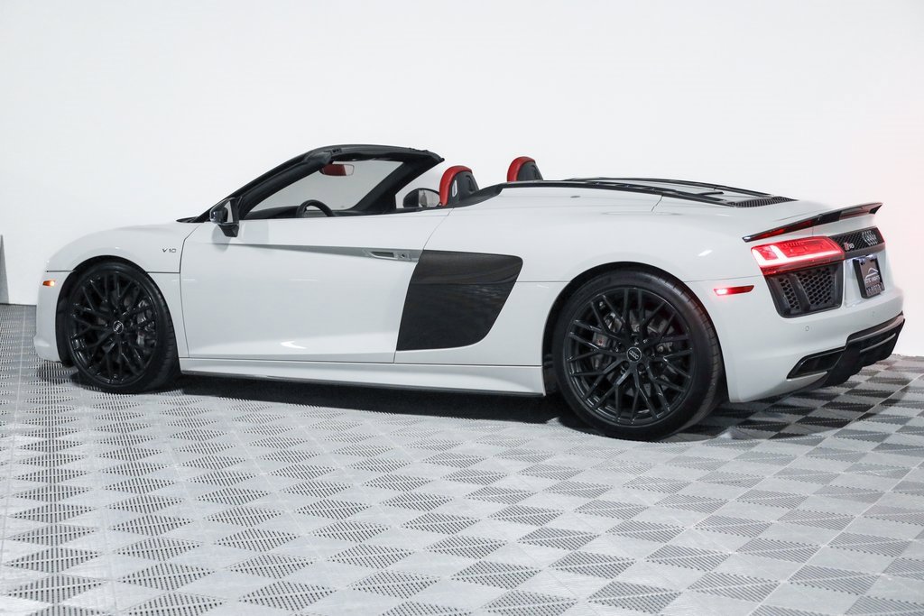 Used 2018 Audi R8 V10 plus image 24