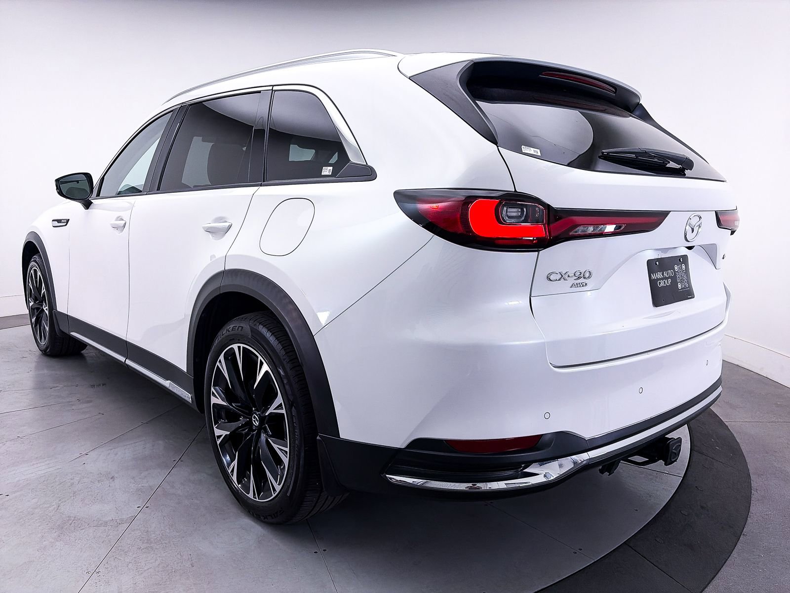 Used 2024 MAZDA CX-90 Plug-In Hybrid w/ Premium Plus AWD/4WD image 16