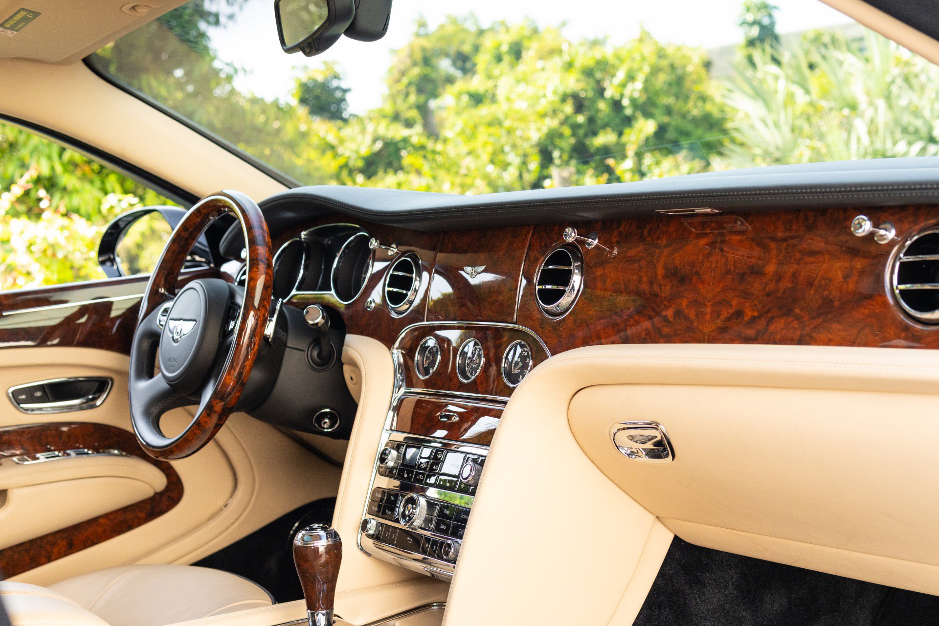 Used 2014 Bentley Mulsanne RWD image 63