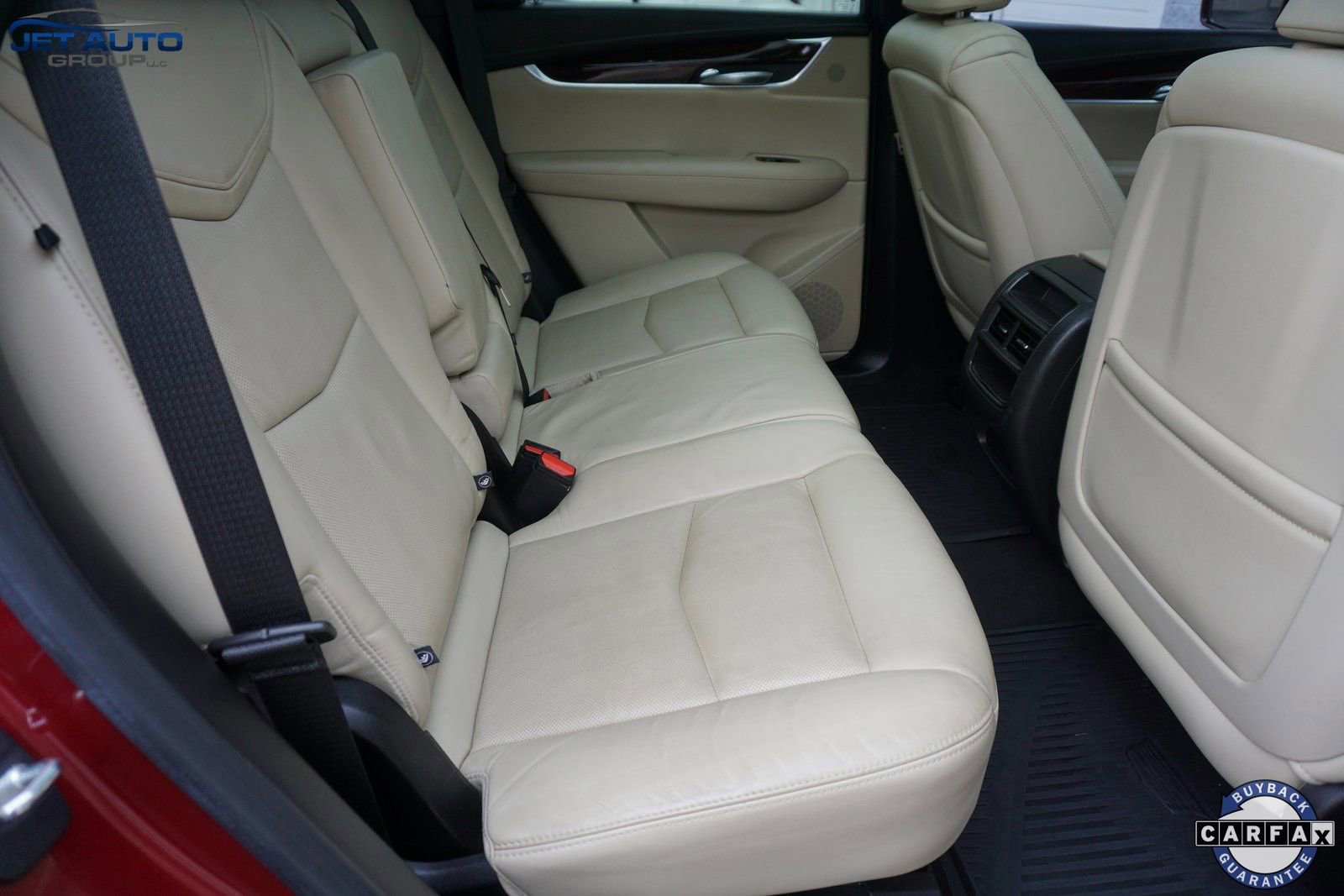 Used 2018 Cadillac XT5 Luxury w/ Driver Awareness Package image 23