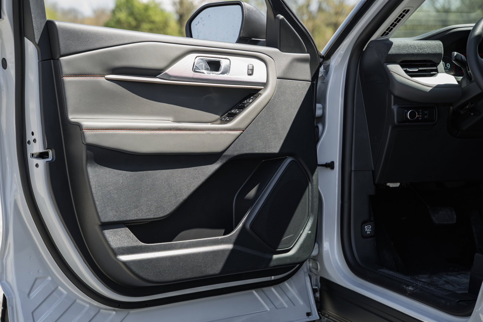 New 2026 Ford Explorer Active RWD image 36