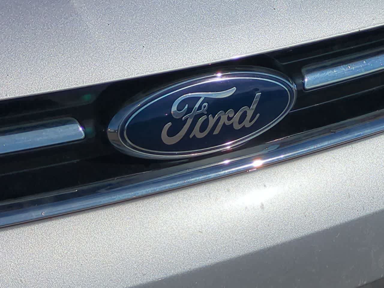Used 2013 Ford Escape Titanium w/ Class II Trailer Tow Pkg AWD/4WD image 11