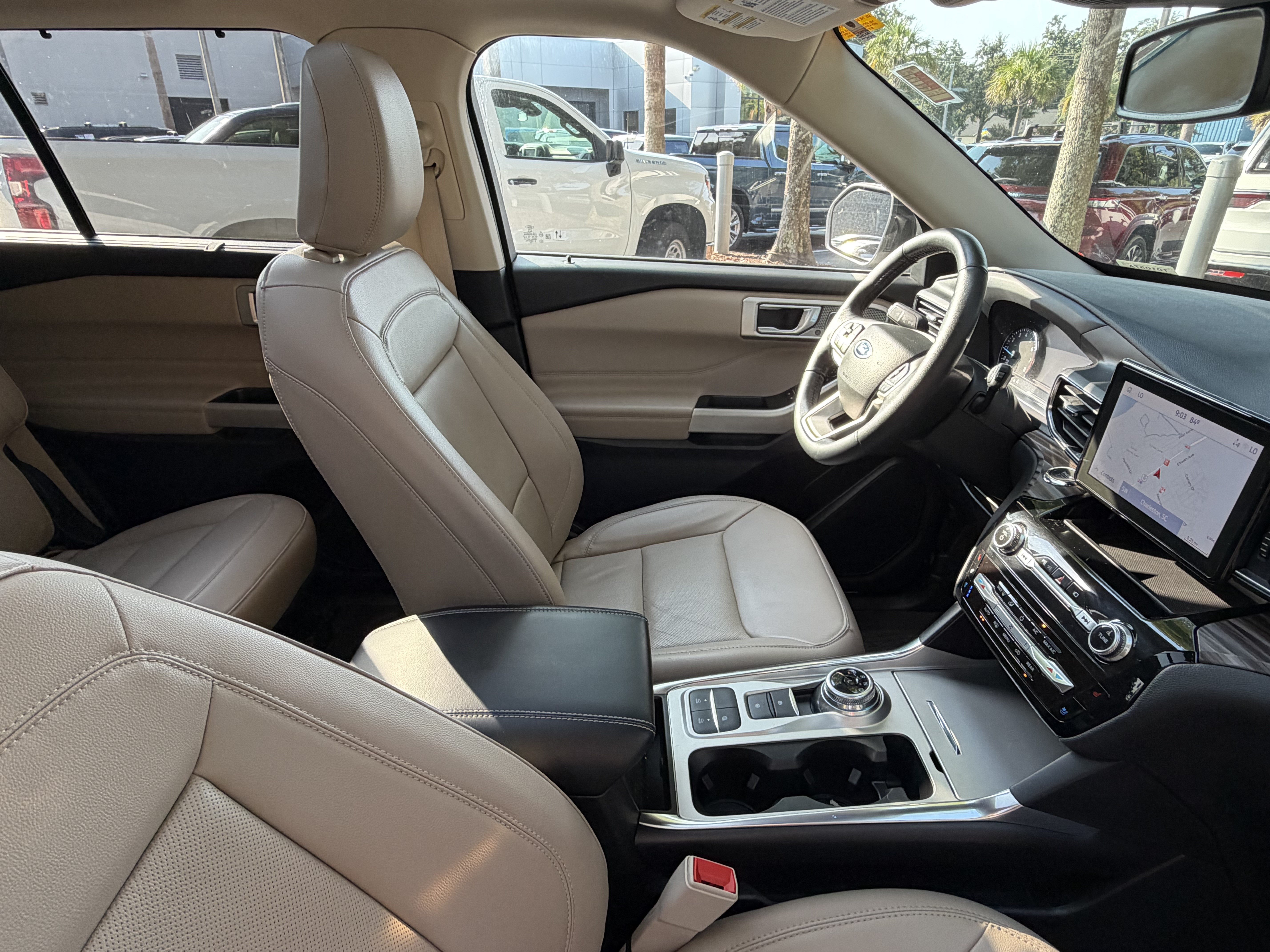 Used 2022 Ford Explorer Limited w/ Equipment Group 301A RWD image 46