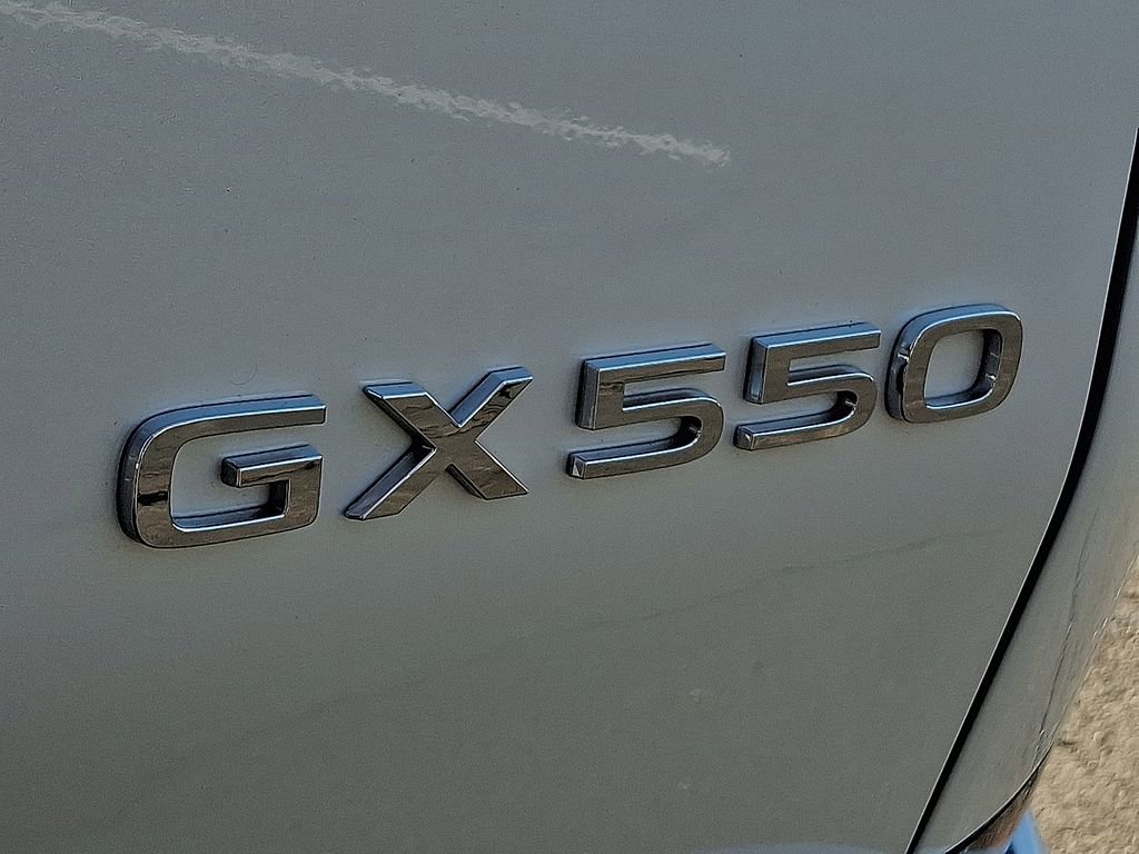Used 2025 Lexus GX 550 w/ Accessory Package (2T) image 21