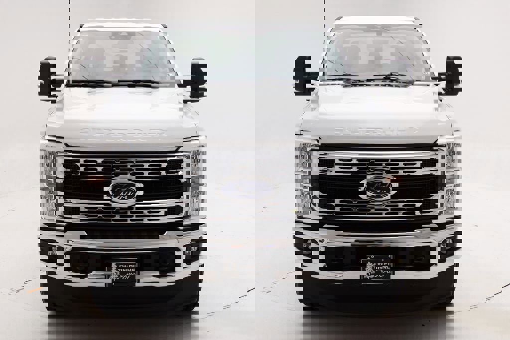 Used 2023 Ford F350 XLT w/ FX4 Off-Road Package image 4